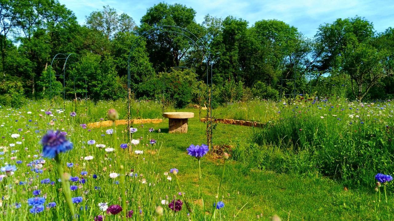 Jardin Des Sens, La Rente D'Eguilly Bed & Breakfast Exterior photo
