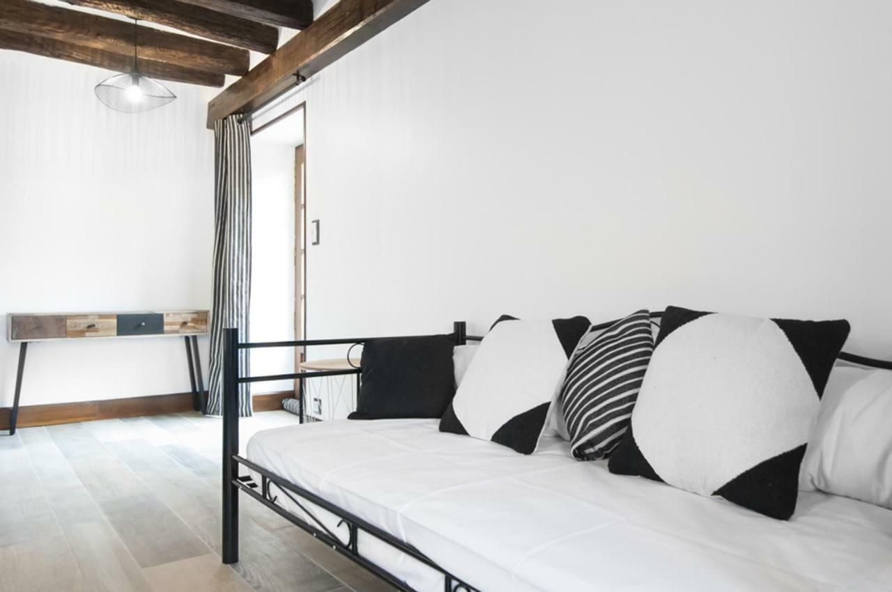 Jardin Des Sens, La Rente D'Eguilly Bed & Breakfast Exterior photo